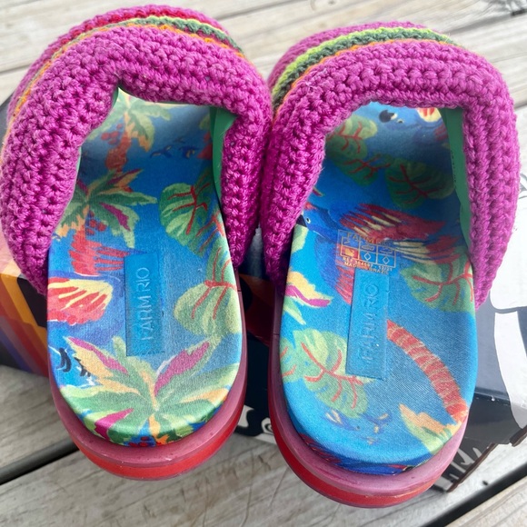 Farm Rio EUC Blue Macaw Crochet Anatomic Platform Slide Sandal with box Size 8 - Picture 11 of 13